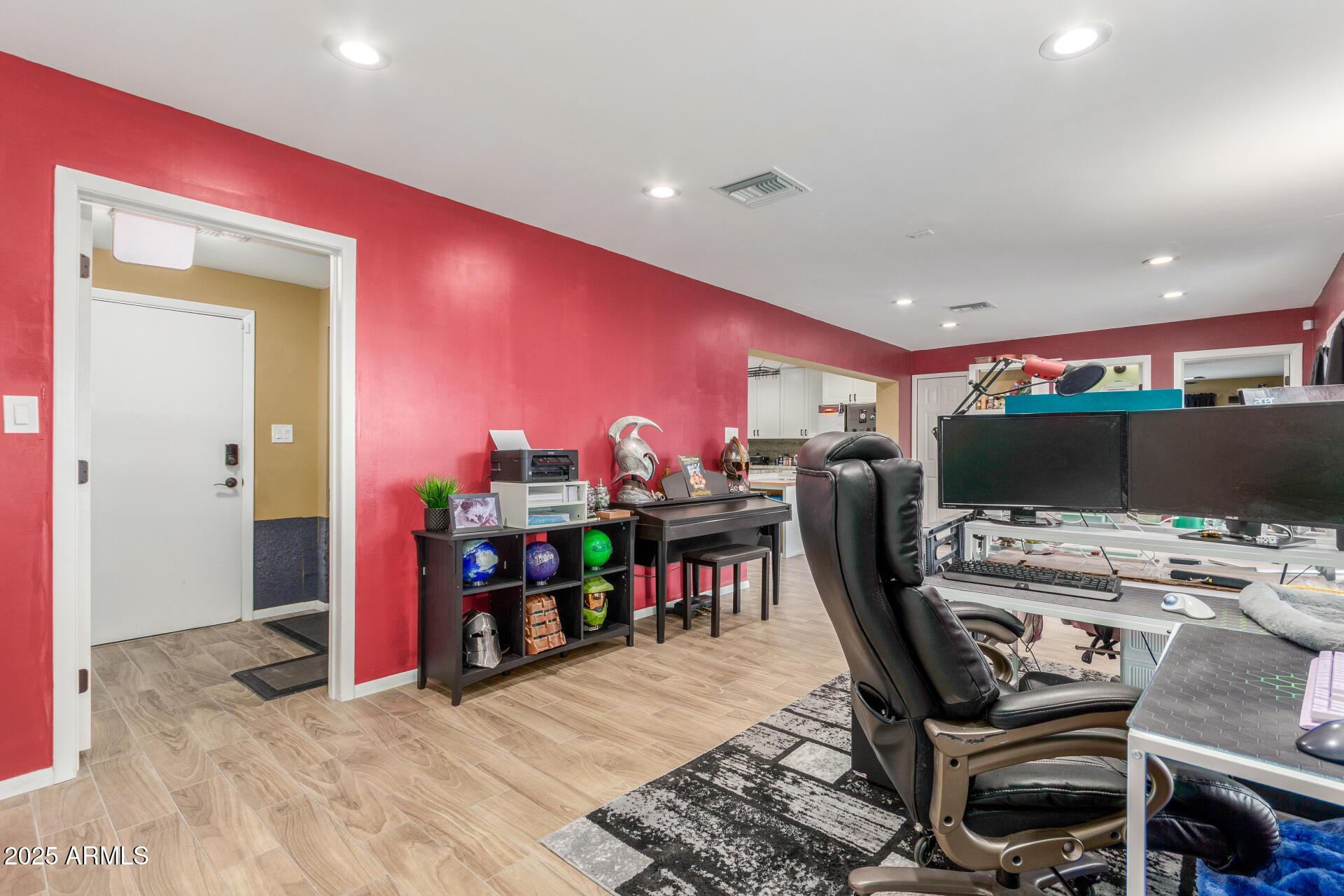 Phoenix, Arizona, 85008, United States, 4 Bedrooms Bedrooms, ,2 BathroomsBathrooms,Residential,For Sale,1999227