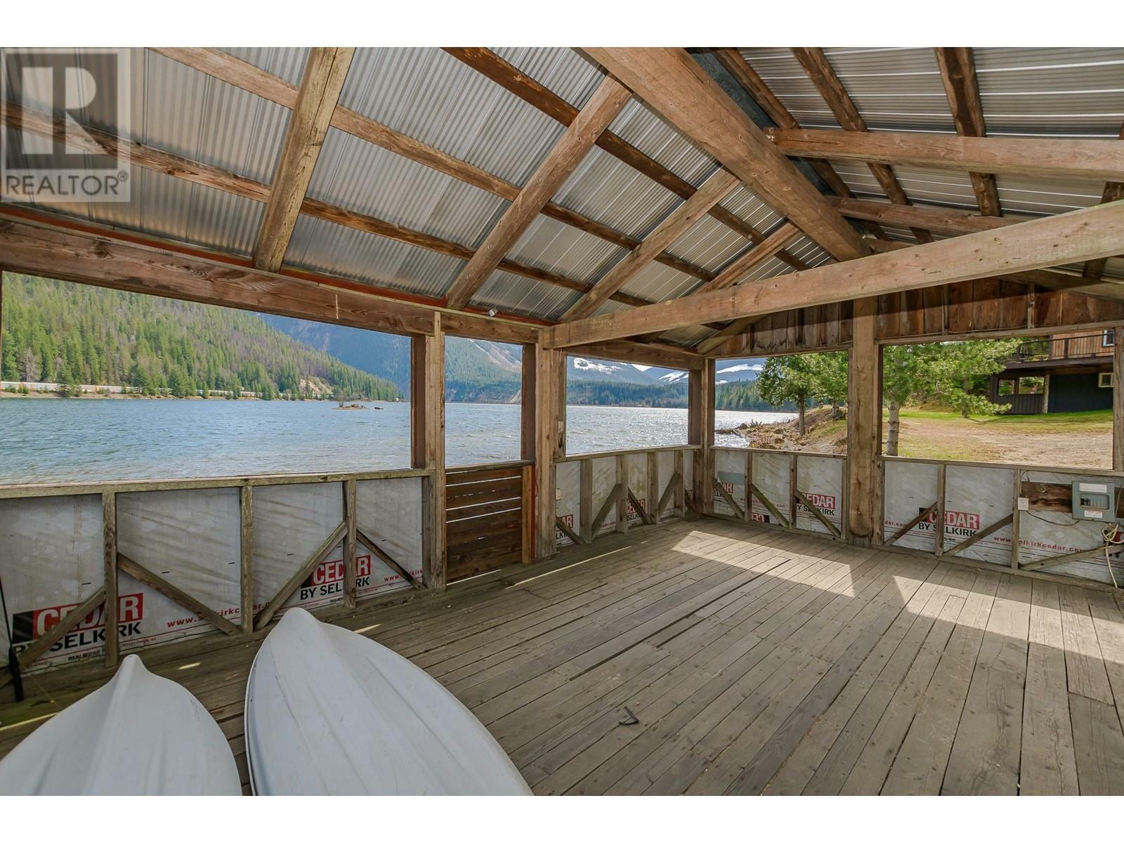 REVELSTOKE, British Columbia, V0E 2S0, CA, 4 Bedrooms Bedrooms, ,2 BathroomsBathrooms,Residential,For Sale,1838033