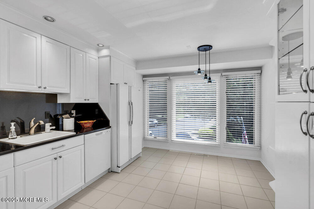 Red Bank, New Jersey, 07701, United States, 3 Bedrooms Bedrooms, ,5 BathroomsBathrooms,Residential,For Sale,1938827
