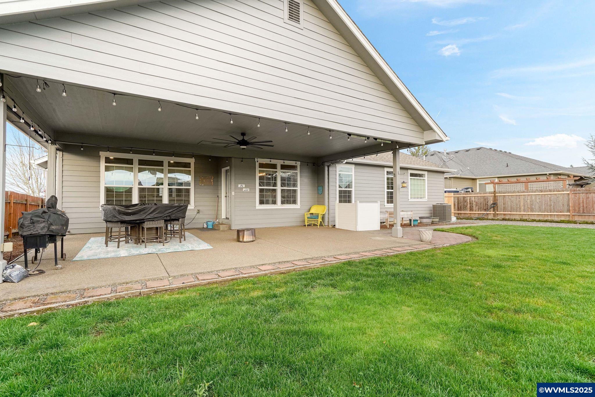 Albany, Oregon, 97321, United States, 3 Bedrooms Bedrooms, ,2 BathroomsBathrooms,Residential,For Sale,1992876