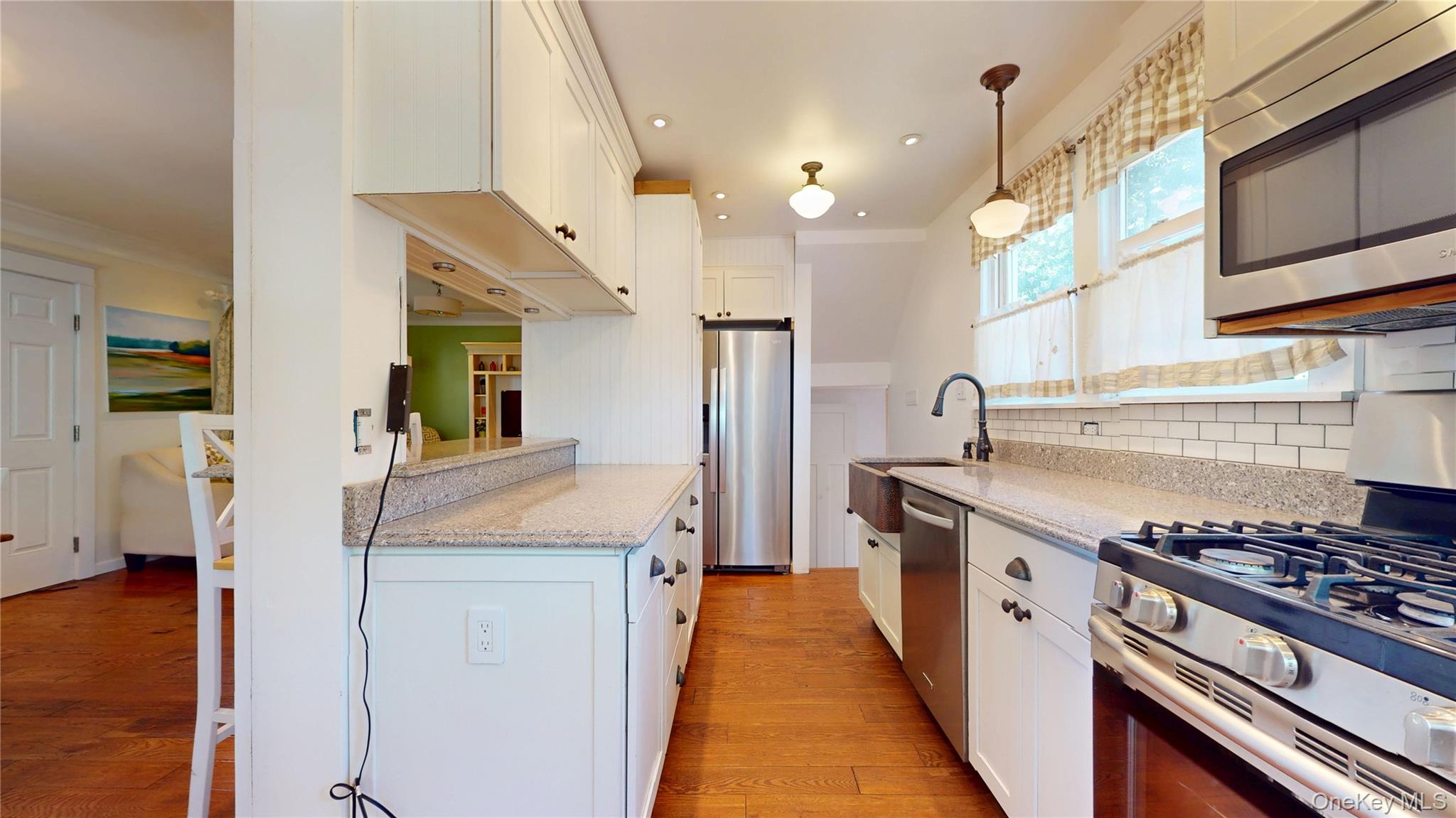 Sea Cliff, New York, 11579, United States, 2 Bedrooms Bedrooms, ,2 BathroomsBathrooms,Residential,For Sale,1920035