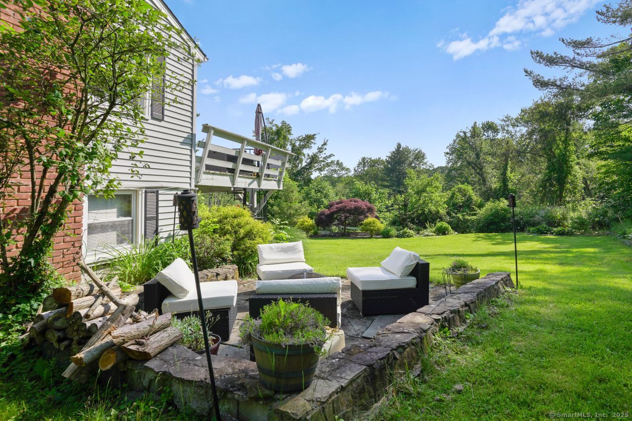 Redding, Connecticut, 06896, United States, 2 Bedrooms Bedrooms, ,1 BathroomBathrooms,Residential,For Sale,1920127
