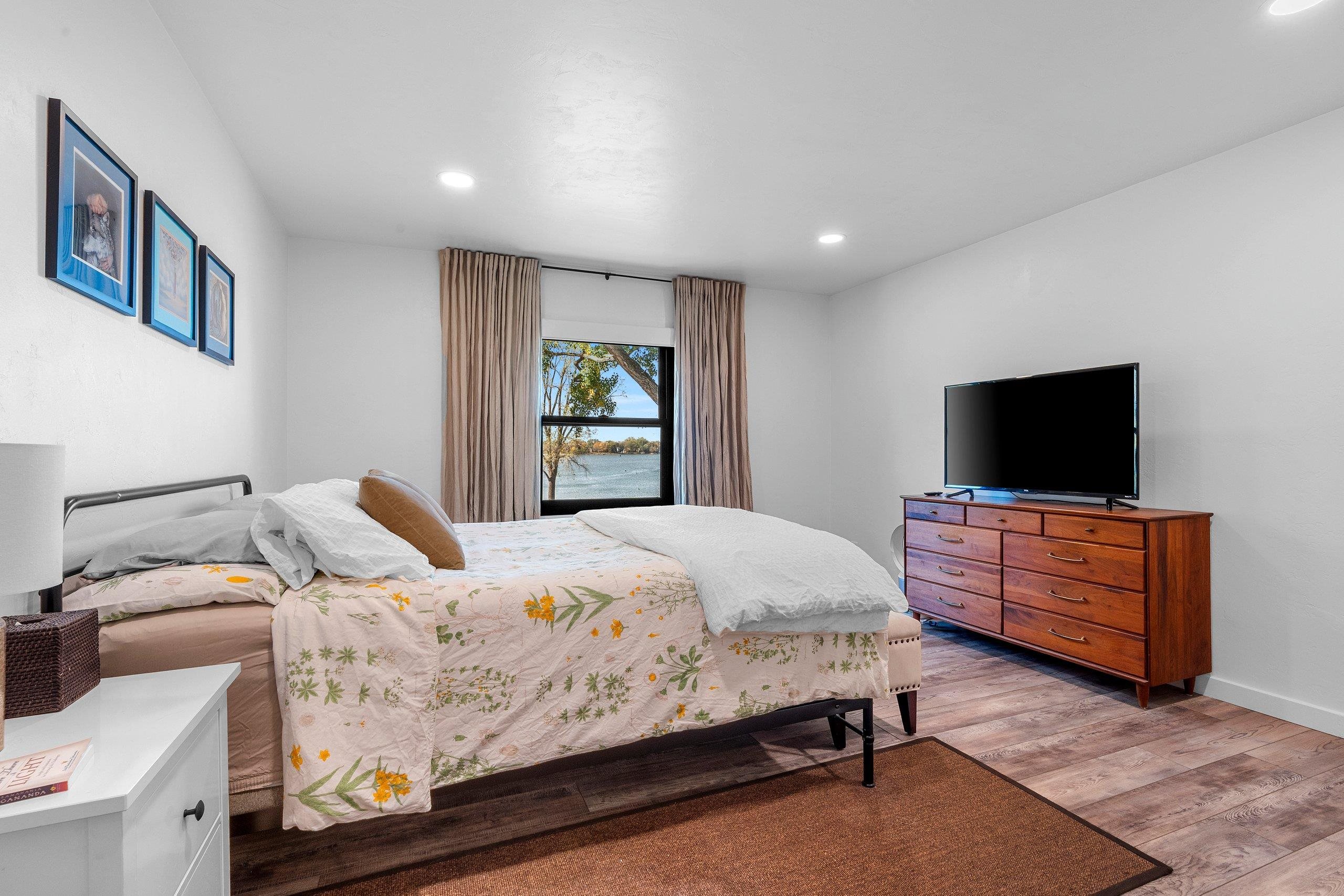 GREEN BAY, Wisconsin, 54301, United States, 3 Bedrooms Bedrooms, ,3 BathroomsBathrooms,Residential,For Sale,1969086