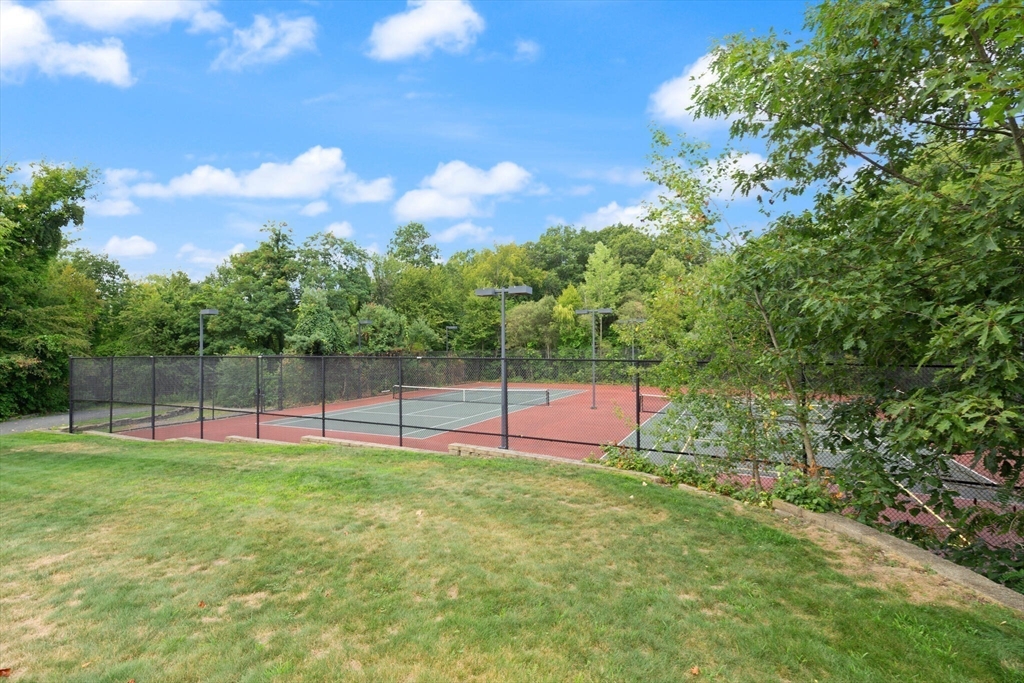 Braintree, Massachusetts, 02184, United States, 2 Bedrooms Bedrooms, ,2 BathroomsBathrooms,Residential,For Sale,1938636
