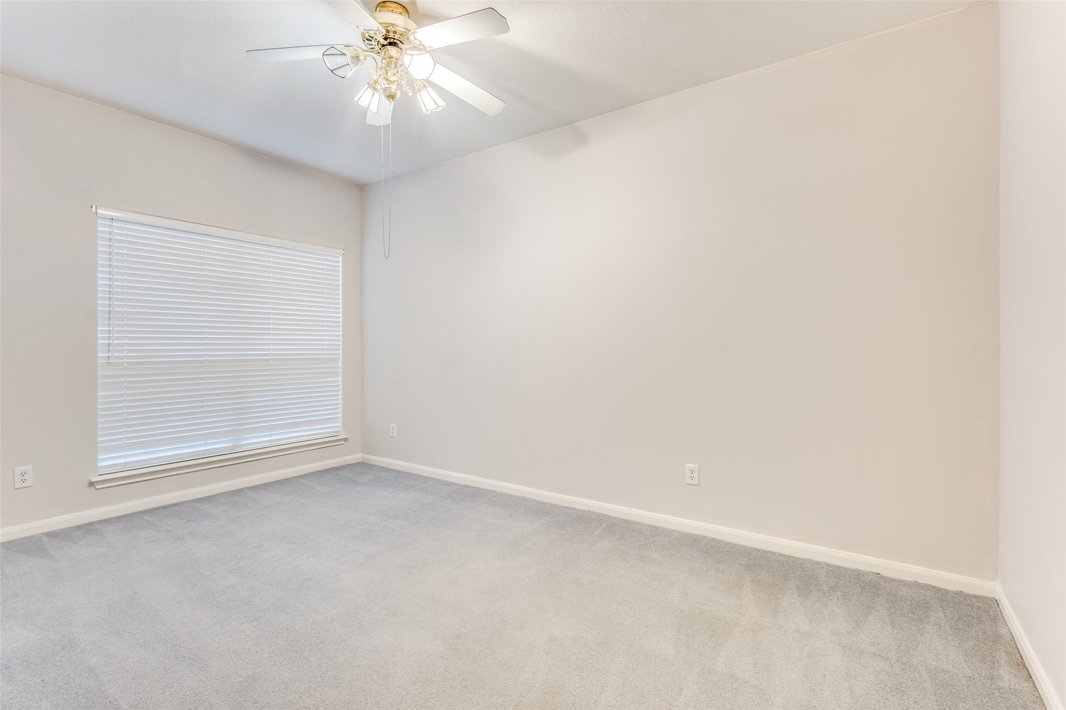 Richardson, Texas, 75082, United States, 4 Bedrooms Bedrooms, ,3 BathroomsBathrooms,Residential,For Sale,1989698