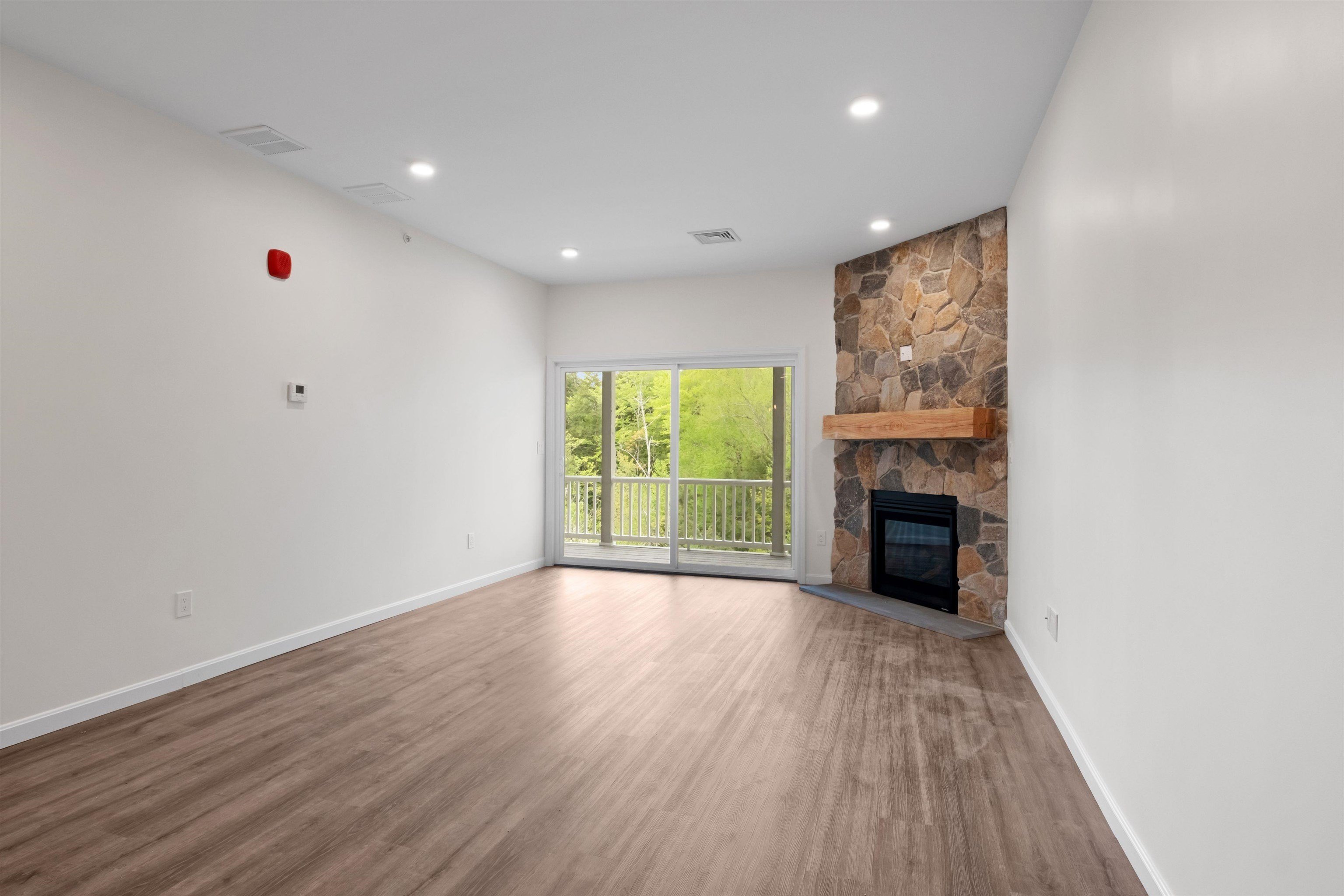 Lincoln, New Hampshire, 03251, United States, 4 Bedrooms Bedrooms, ,3 BathroomsBathrooms,Residential,For Sale,1922884