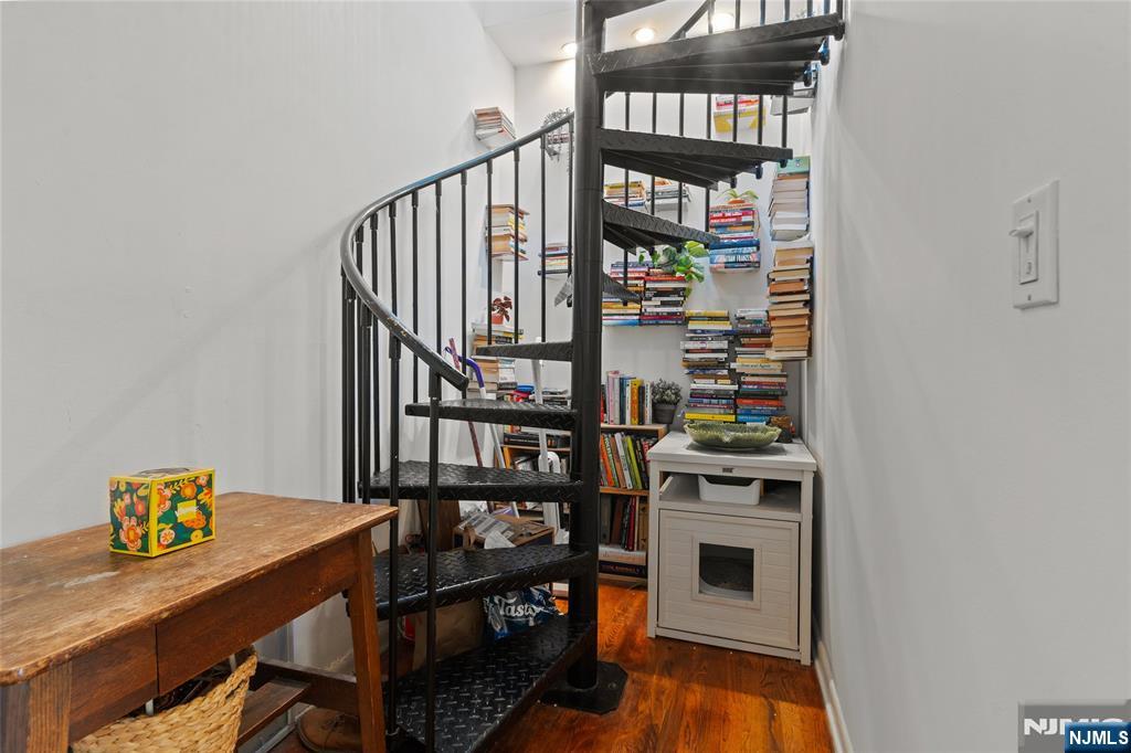 Jersey City, New Jersey, 07302, United States, 2 Bedrooms Bedrooms, ,2 BathroomsBathrooms,Residential,For Sale,1927201