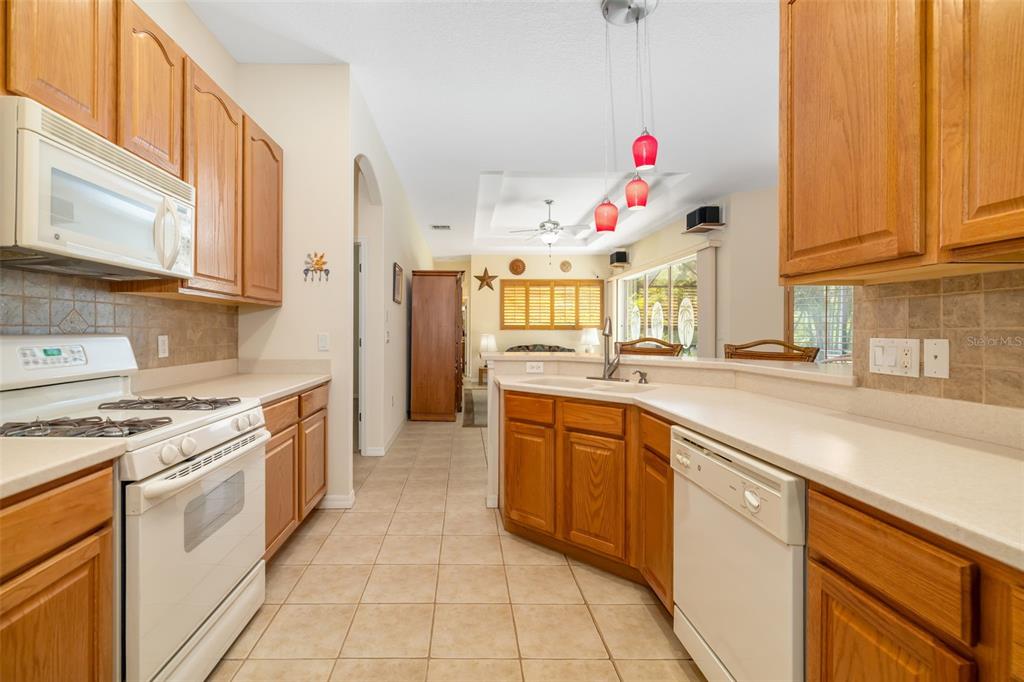 Bradenton, Florida, 34212, United States, 4 Bedrooms Bedrooms, ,3 BathroomsBathrooms,Residential,For Sale,1805204