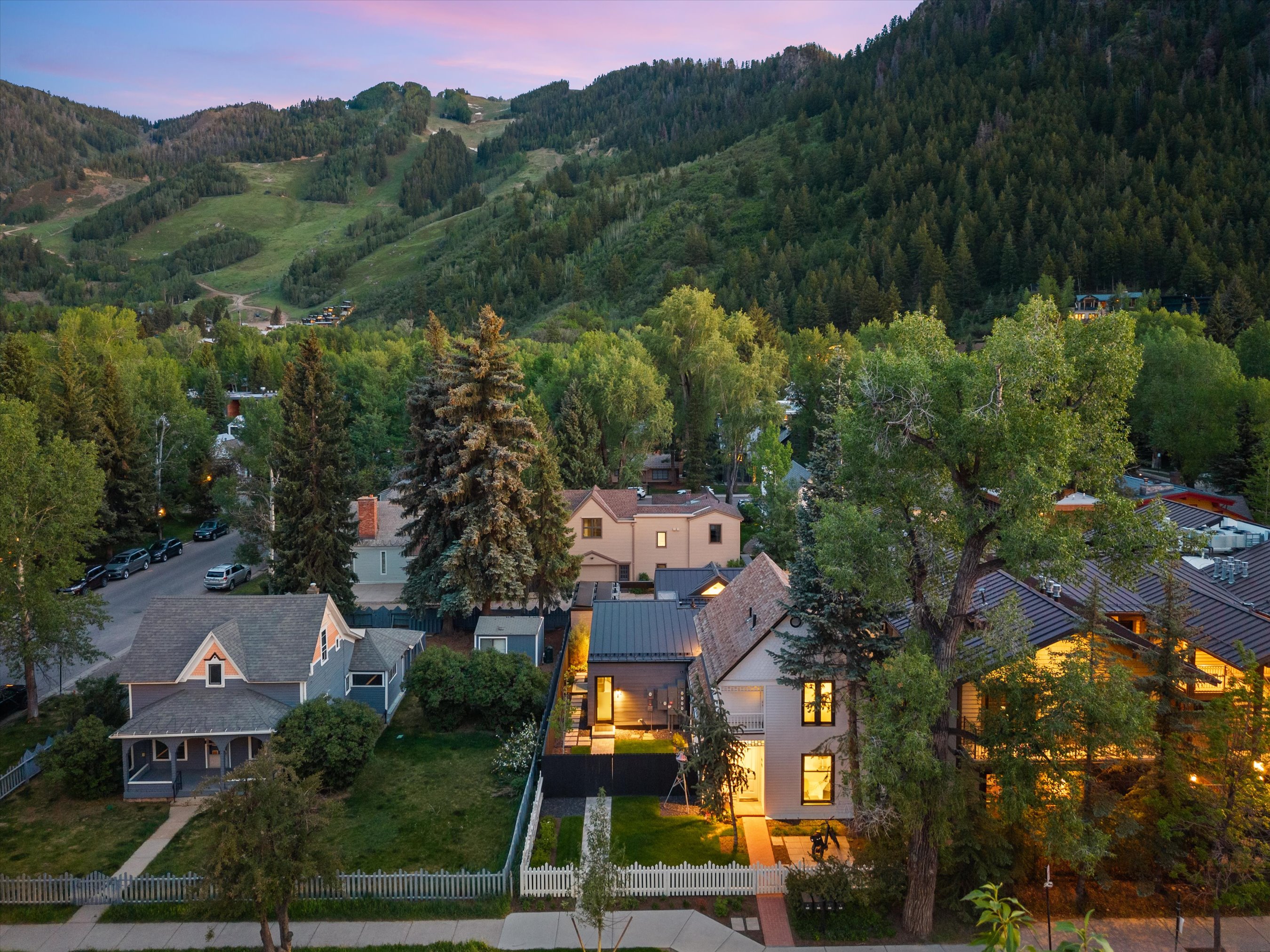  The Jewel of Aspen; an Elegant 4-Unit Lady Victorian - 物件實景