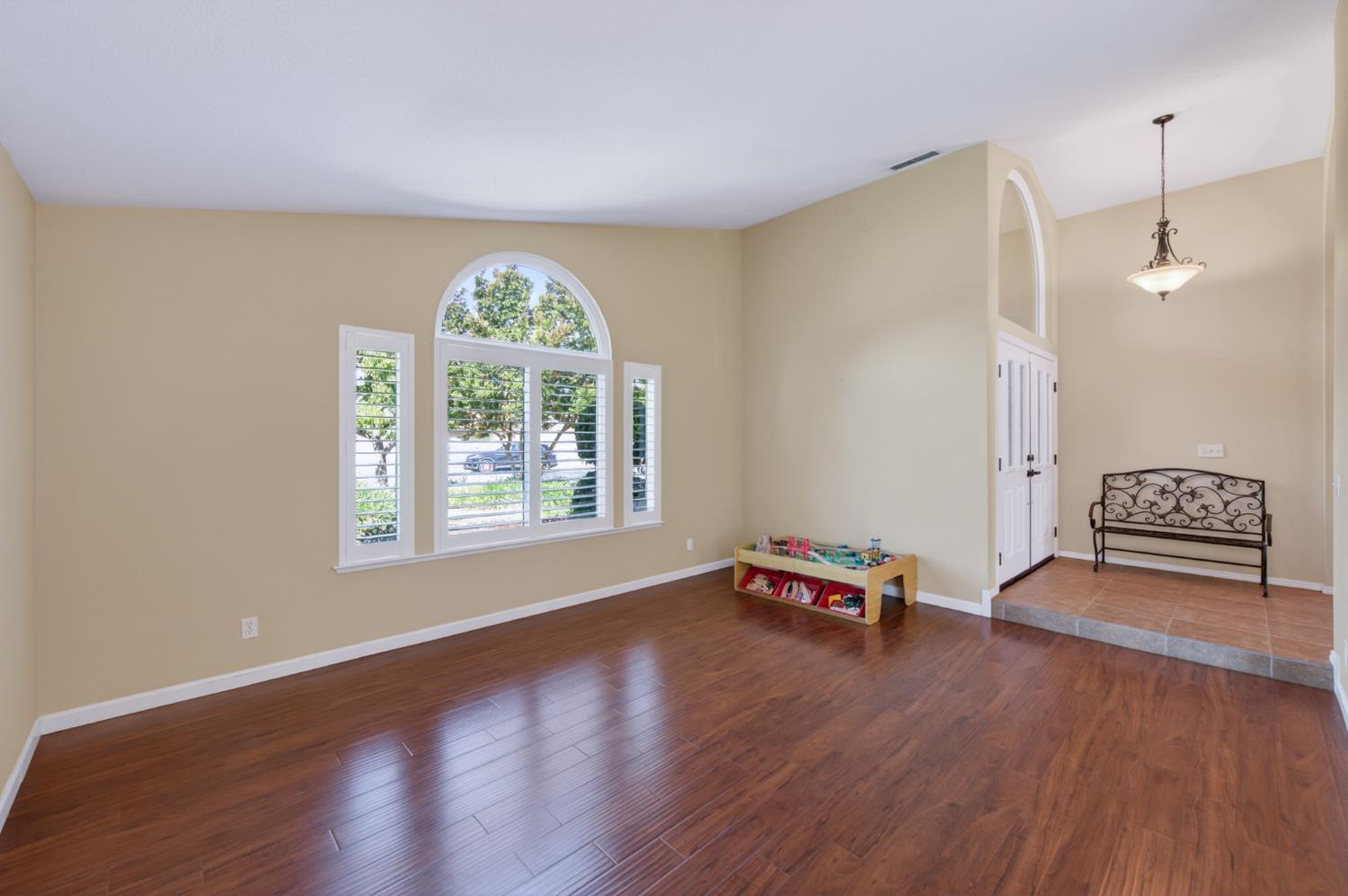 Madera, California, 93637, United States, 3 Bedrooms Bedrooms, ,3 BathroomsBathrooms,Residential,For Sale,2048519
