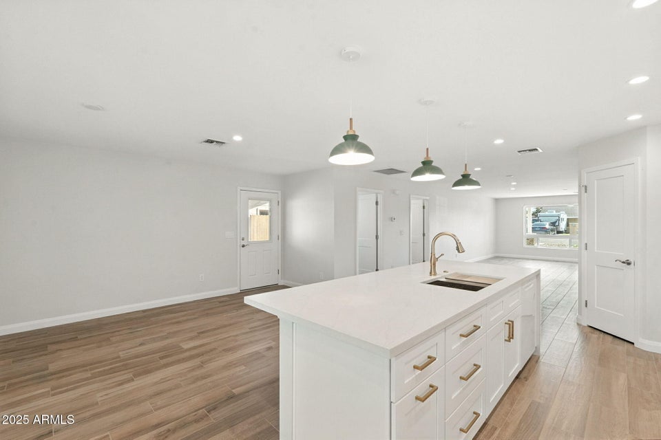 Phoenix, Arizona, 85008, United States, 4 Bedrooms Bedrooms, ,2 BathroomsBathrooms,Residential,For Sale,1974432