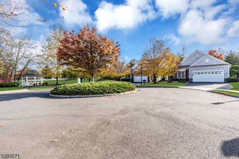 Franklin Twp., New Jersey, 08873, United States, 2 Bedrooms Bedrooms, ,3 BathroomsBathrooms,Residential,For Sale,1987602