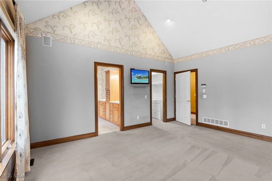 Chardon, Ohio, 44024, United States, 4 Bedrooms Bedrooms, ,5 BathroomsBathrooms,Residential,For Sale,1985731