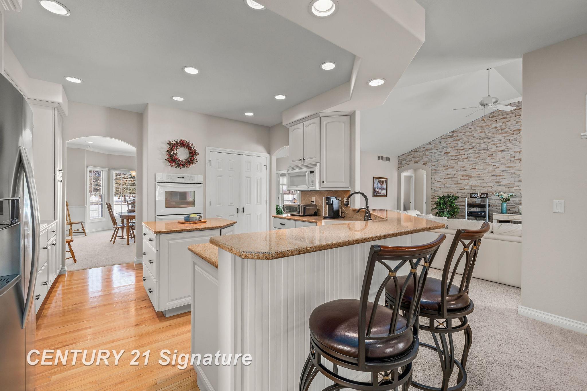 Freeland, Michigan, 48623, United States, 5 Bedrooms Bedrooms, ,4 BathroomsBathrooms,Residential,For Sale,1973671