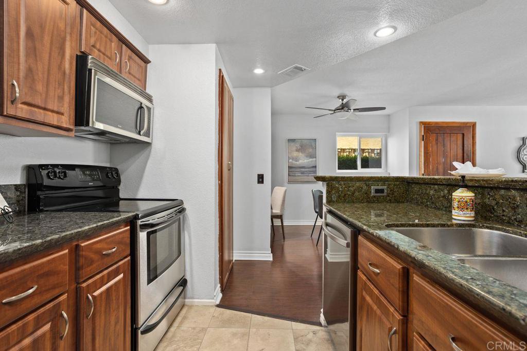 San Diego, California, 92122, United States, 1 Bedroom Bedrooms, ,1 BathroomBathrooms,Residential,For Sale,1987657