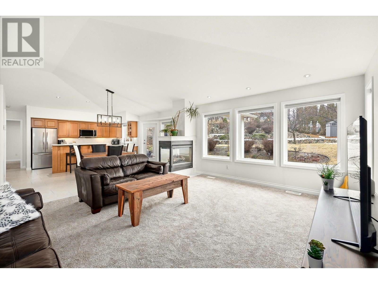 KELOWNA, British Columbia, V1W 4K9, CA, 4 Bedrooms Bedrooms, ,3 BathroomsBathrooms,Residential,For Sale,1865422