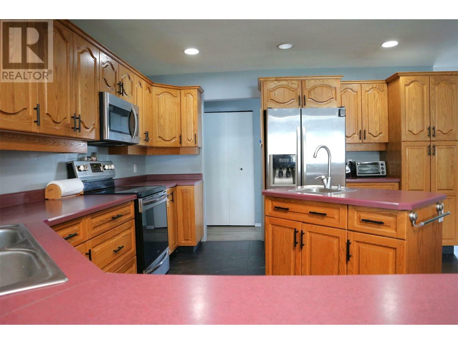 SICAMOUS, British Columbia, V0E 2V1, CA, 5 Bedrooms Bedrooms, ,2 BathroomsBathrooms,Residential,For Sale,1838674