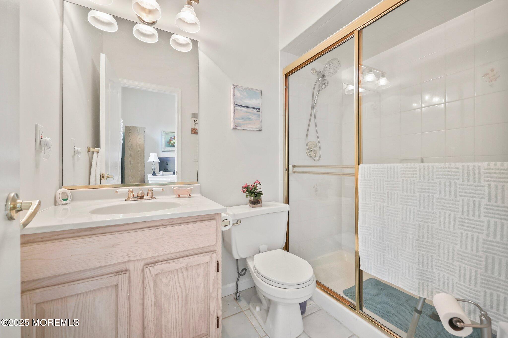 Manalapan, New Jersey, 07726, United States, 5 Bedrooms Bedrooms, ,7 BathroomsBathrooms,Residential,For Sale,1979083