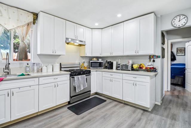 National City, California, 91950, United States, 5 Bedrooms Bedrooms, ,3 BathroomsBathrooms,Residential,For Sale,2011330