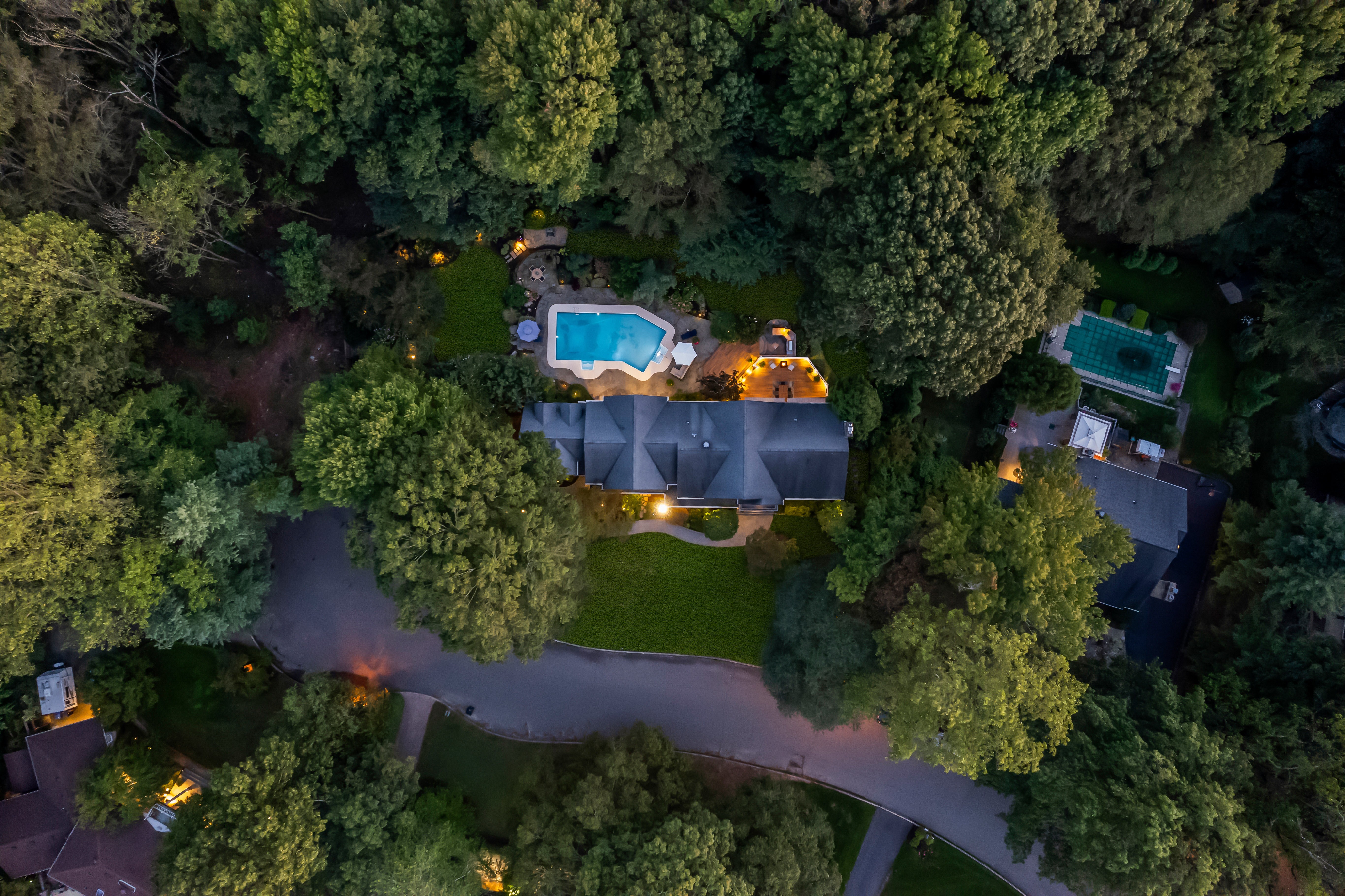  5-Bedroom Colonial in Lincroft - 物件實景