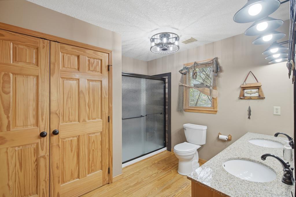 Ellijay, Georgia, 30540, United States, 3 Bedrooms Bedrooms, ,3 BathroomsBathrooms,Residential,For Sale,2034998