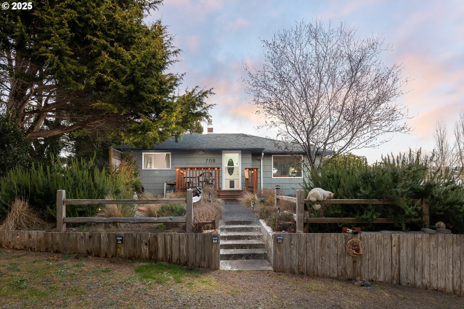 Lincoln City, Oregon, 97367, United States, 2 Bedrooms Bedrooms, ,1 BathroomBathrooms,Residential,For Sale,1736931