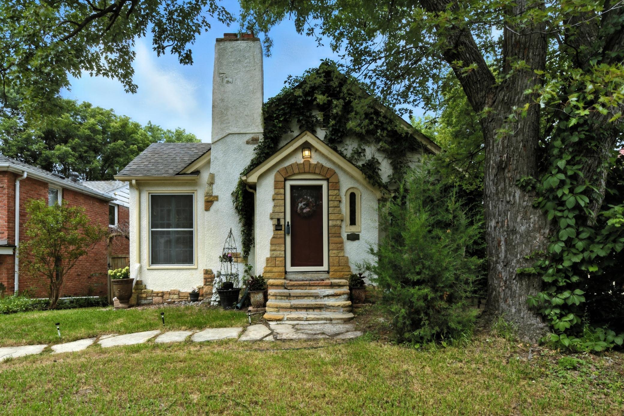 Minneapolis, Minnesota, 55405, United States, 4 Bedrooms Bedrooms, ,1 BathroomBathrooms,Residential,For Sale,1905898
