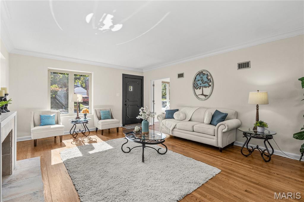 St Louis, Missouri, 63130, United States, 4 Bedrooms Bedrooms, ,3 BathroomsBathrooms,Residential,For Sale,1995864