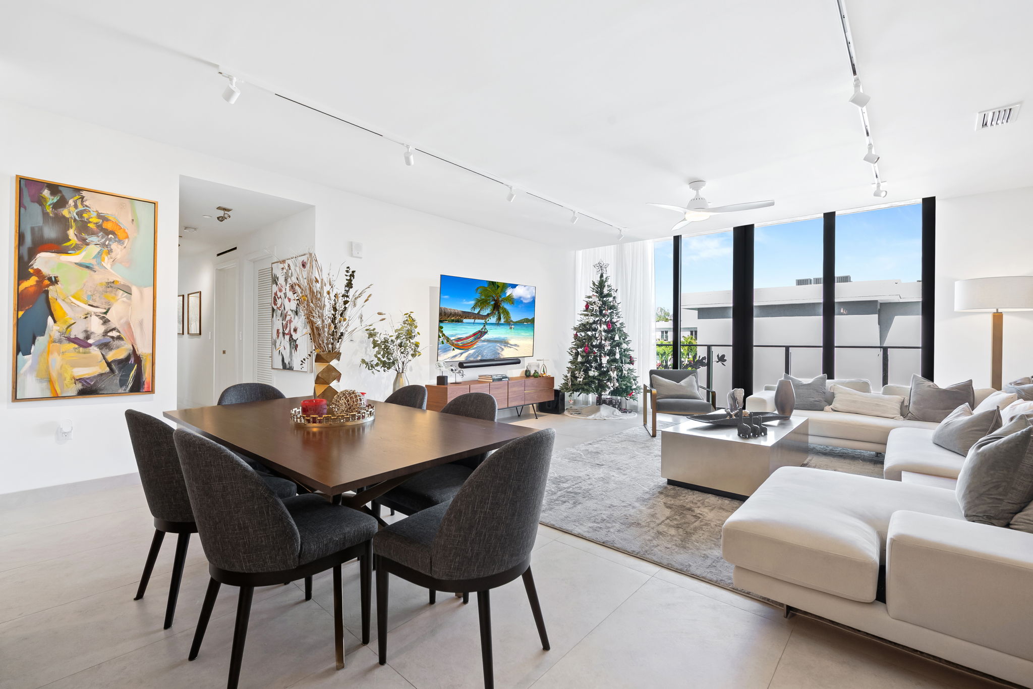  3581 E Glencoe Street, Miami, FL, 33133 - 物件實景