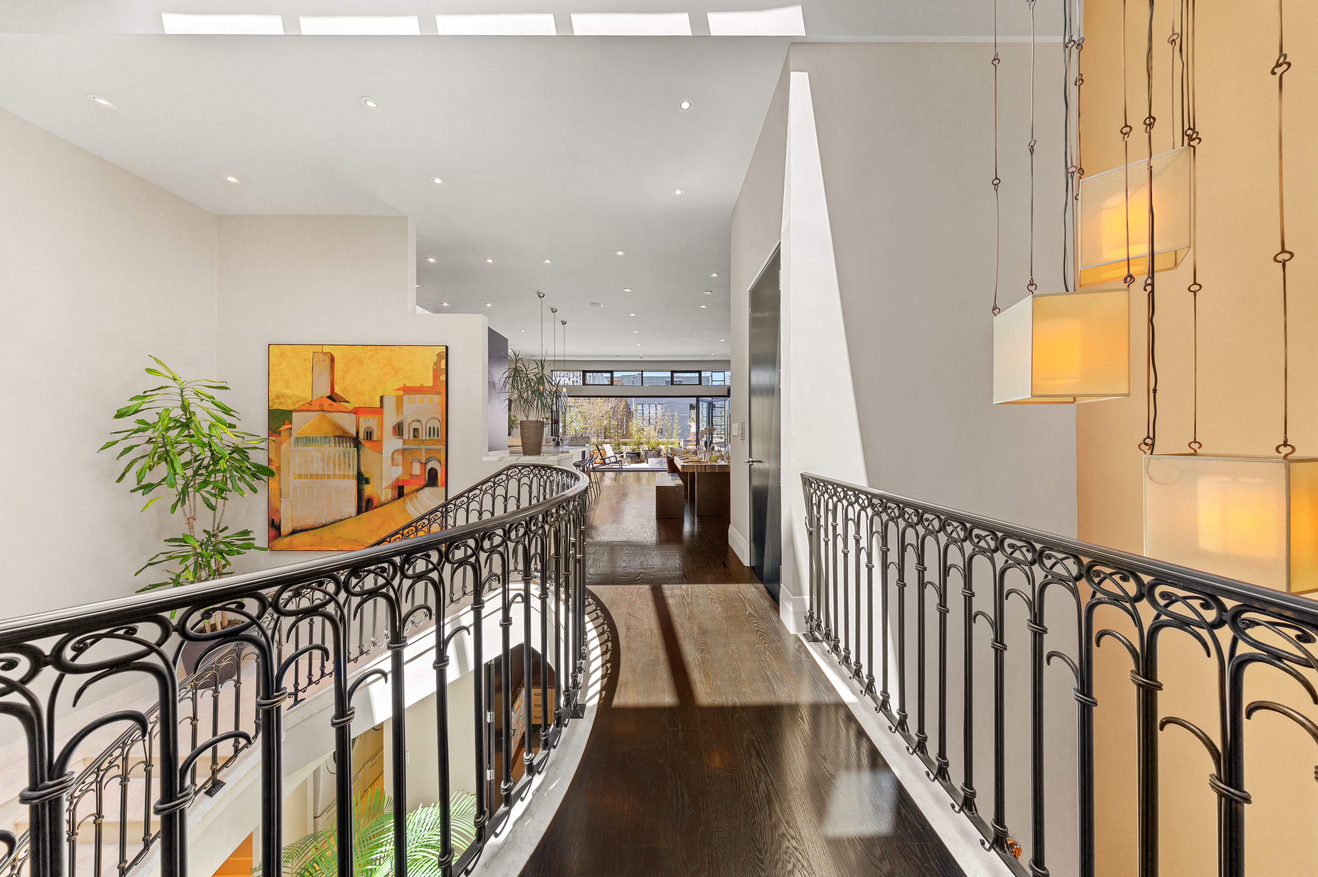  Spectacular Renovated SOMA Home with Rare Museum-Like 7-Car Garage - 物件實景