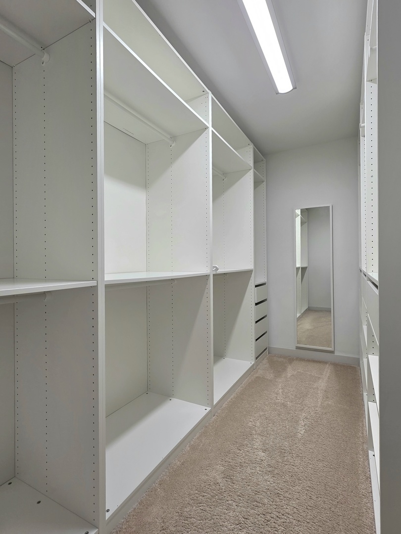 Mokena, Illinois, 60448, United States, 5 Bedrooms Bedrooms, ,4 BathroomsBathrooms,Residential,For Sale,2005641