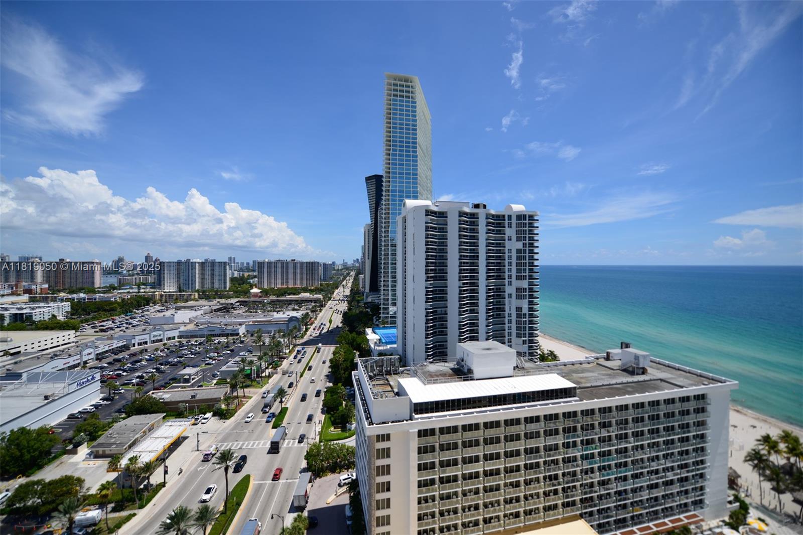 Sunny Isles Beach, Florida, 33160, United States, 2 Bedrooms Bedrooms, ,2 BathroomsBathrooms,Residential,For Sale,1991948