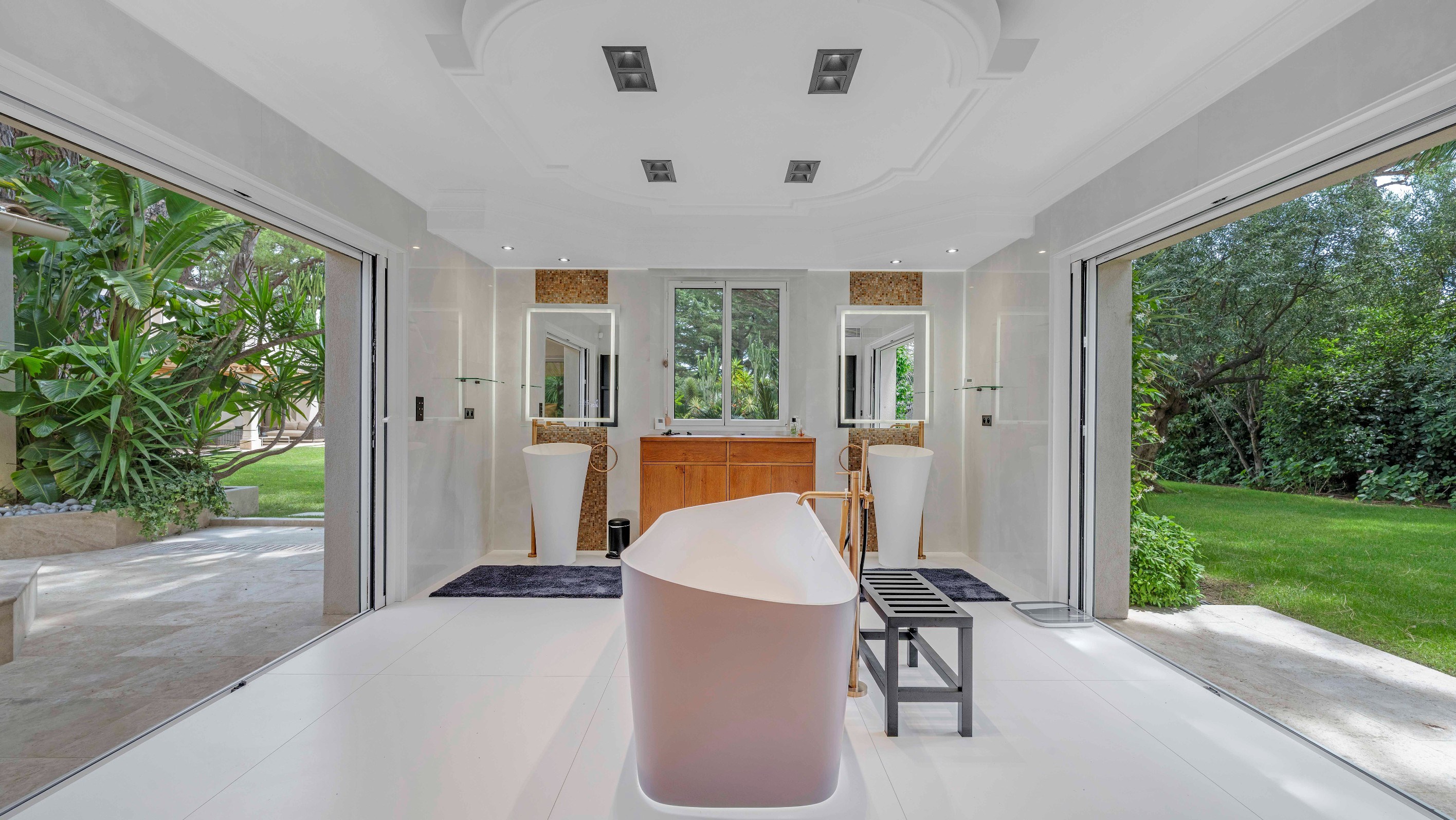  Elegant Provençal estate in Les Parcs de Saint-Tropez with landscaped gardens a… - 物件實景