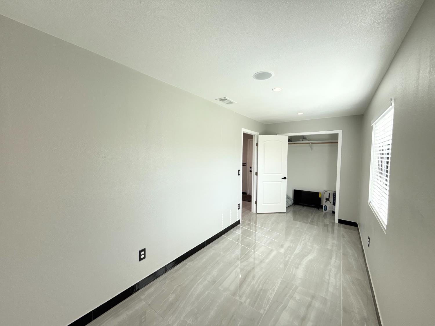 Chowchilla, California, 93610, United States, 3 Bedrooms Bedrooms, ,2 BathroomsBathrooms,Residential,For Sale,1993828