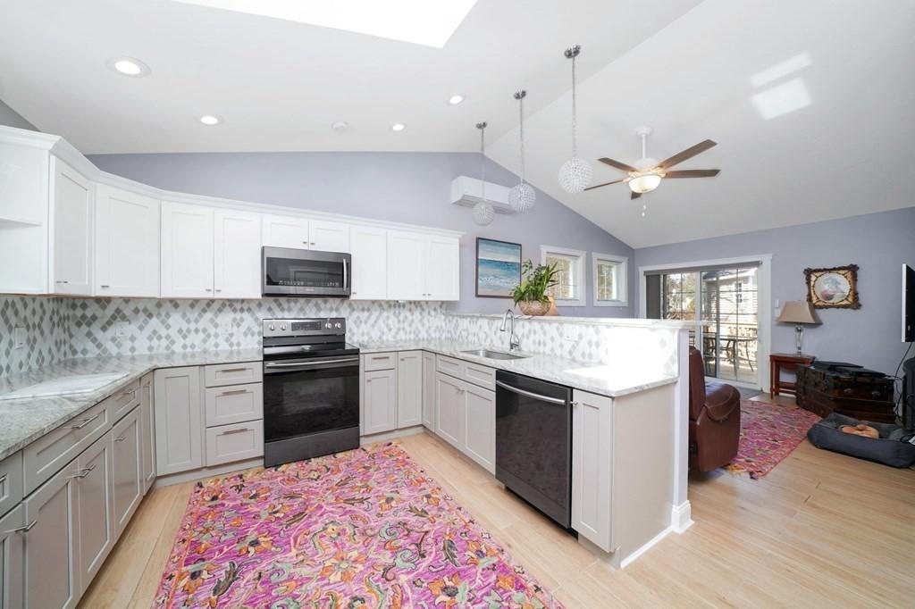 Oxford, Massachusetts, 01540, United States, 4 Bedrooms Bedrooms, ,4 BathroomsBathrooms,Residential,For Sale,1936880