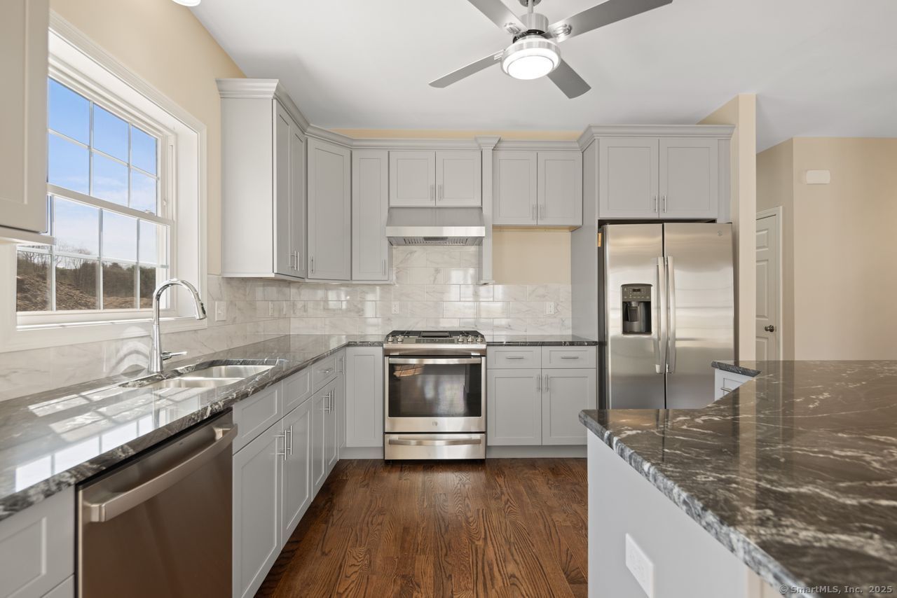 Bristol, Connecticut, 06010, United States, 3 Bedrooms Bedrooms, ,2 BathroomsBathrooms,Residential,For Sale,1926170