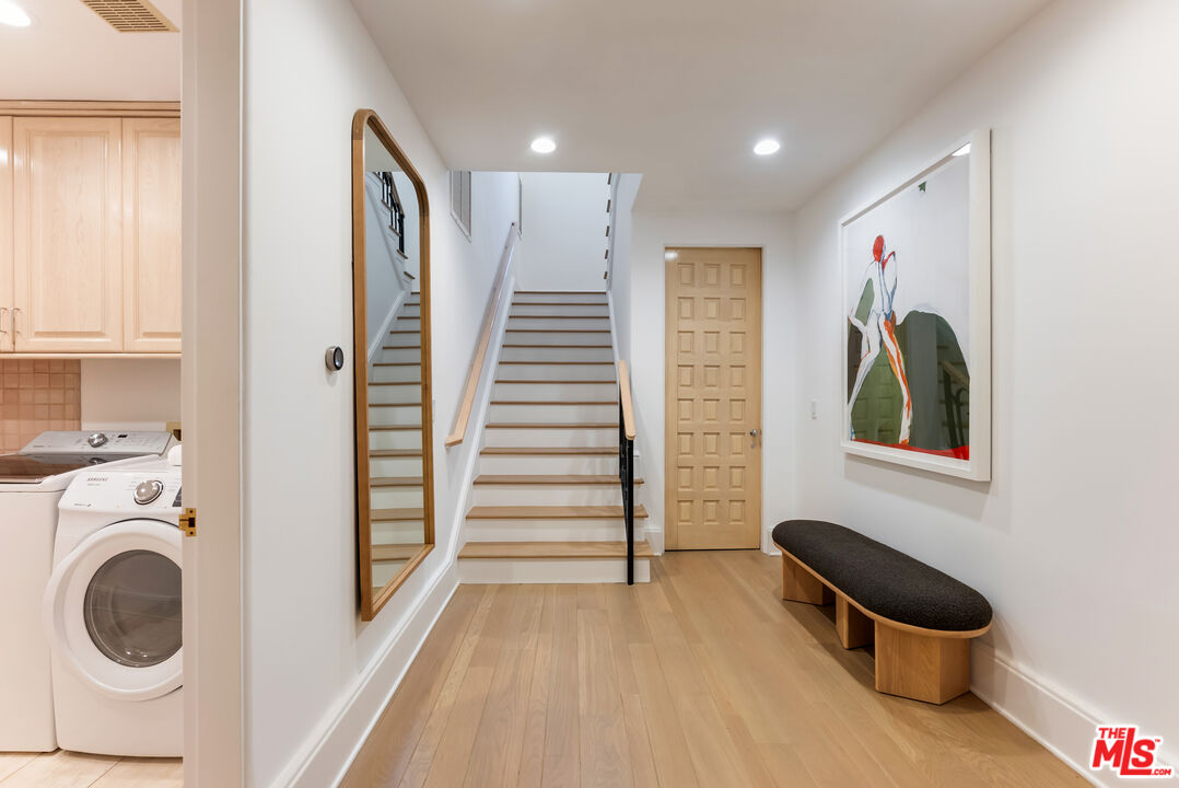Beverly Hills, California, 90210, United States, 6 Bedrooms Bedrooms, ,8 BathroomsBathrooms,Residential,For Sale,1926509