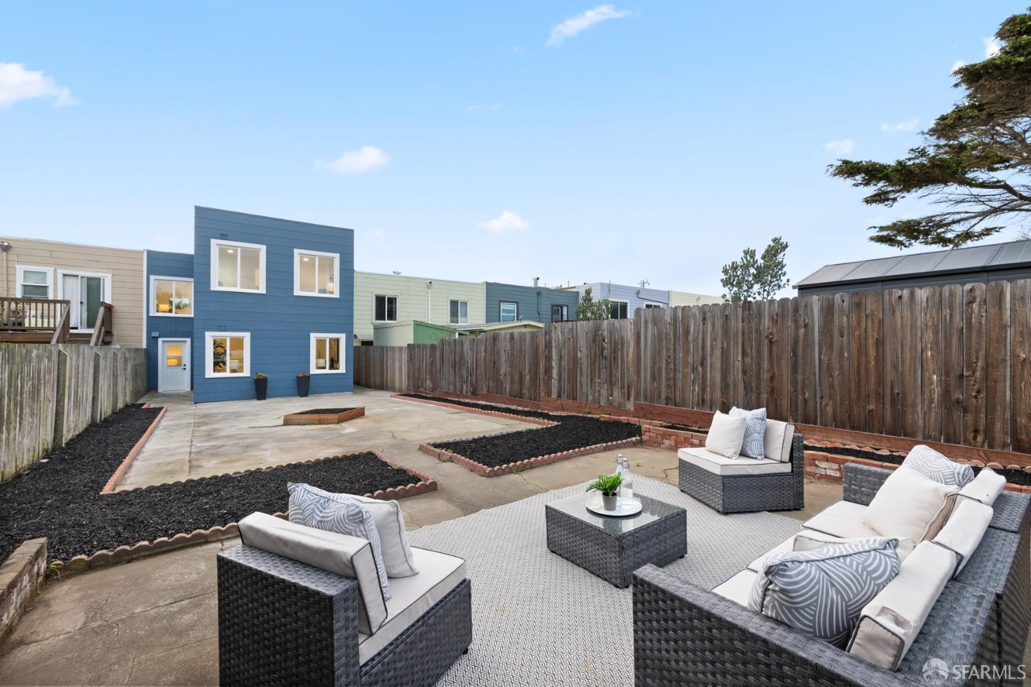 San Francisco, California, 94122, United States, 4 Bedrooms Bedrooms, ,2 BathroomsBathrooms,Residential,For Sale,1987685