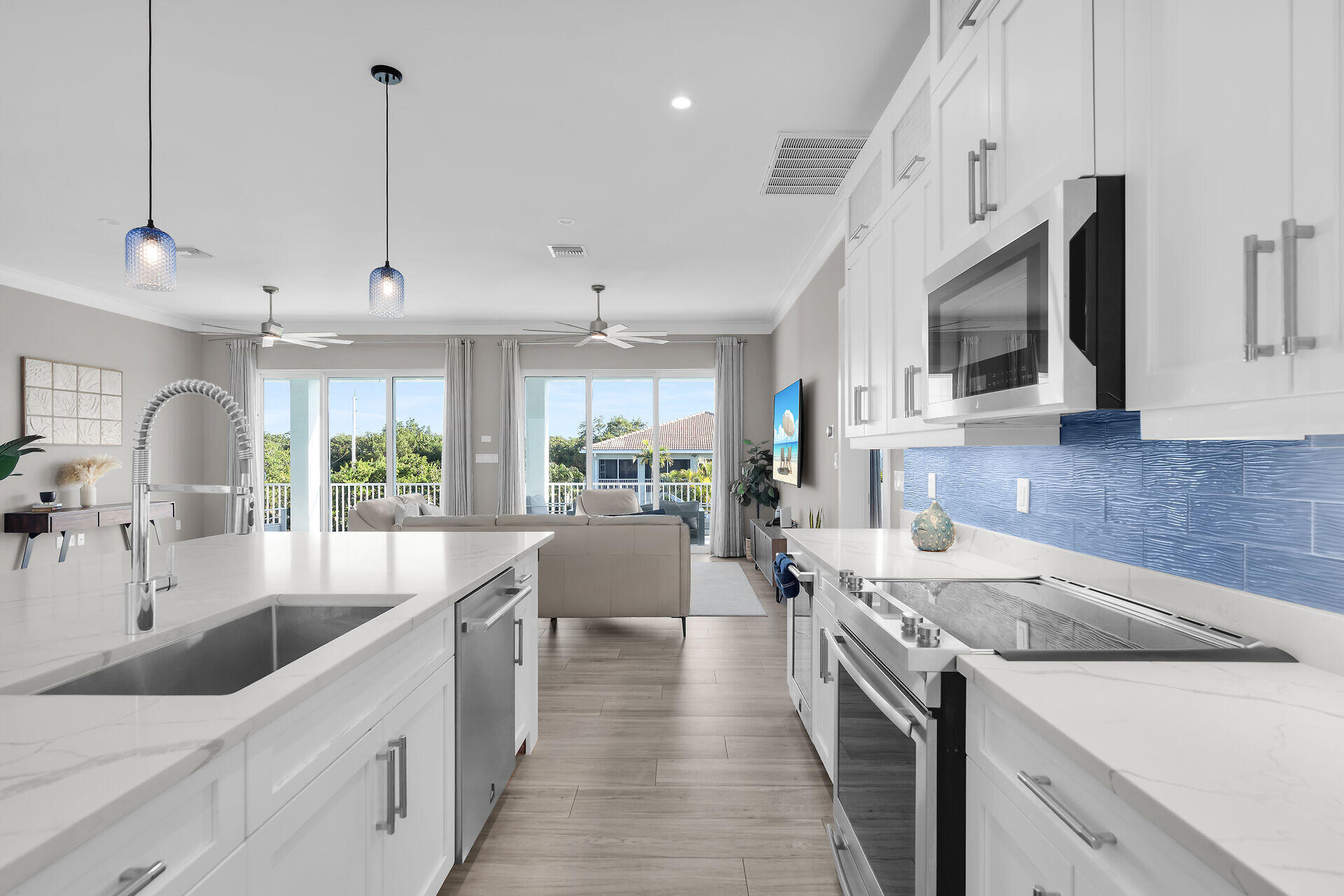 MARATHON, Florida, 33050, United States, 4 Bedrooms Bedrooms, ,4 BathroomsBathrooms,Residential,For Sale,1994527