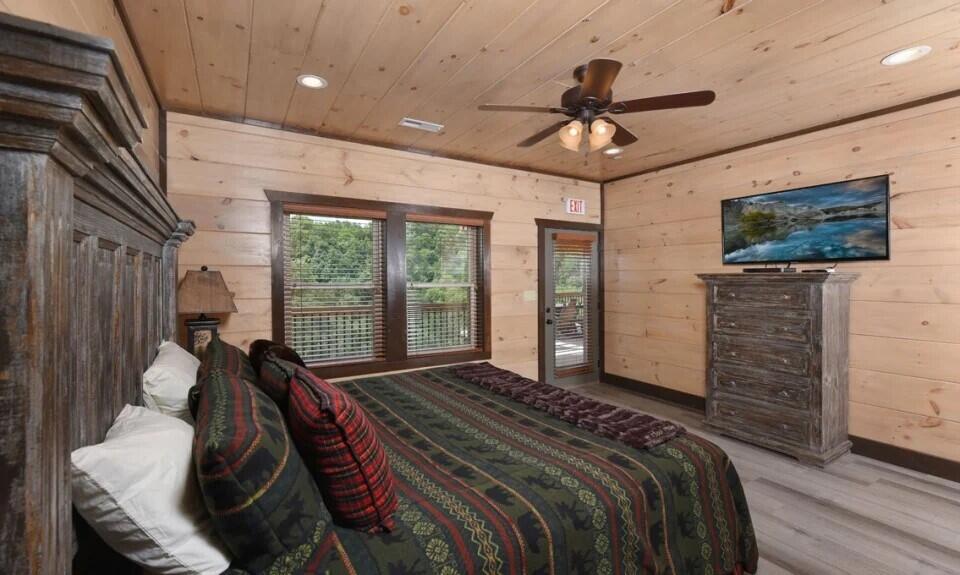 Sevierville, Tennessee, 37876, United States, 16 Bedrooms Bedrooms, ,17 BathroomsBathrooms,Residential,For Sale,1977076