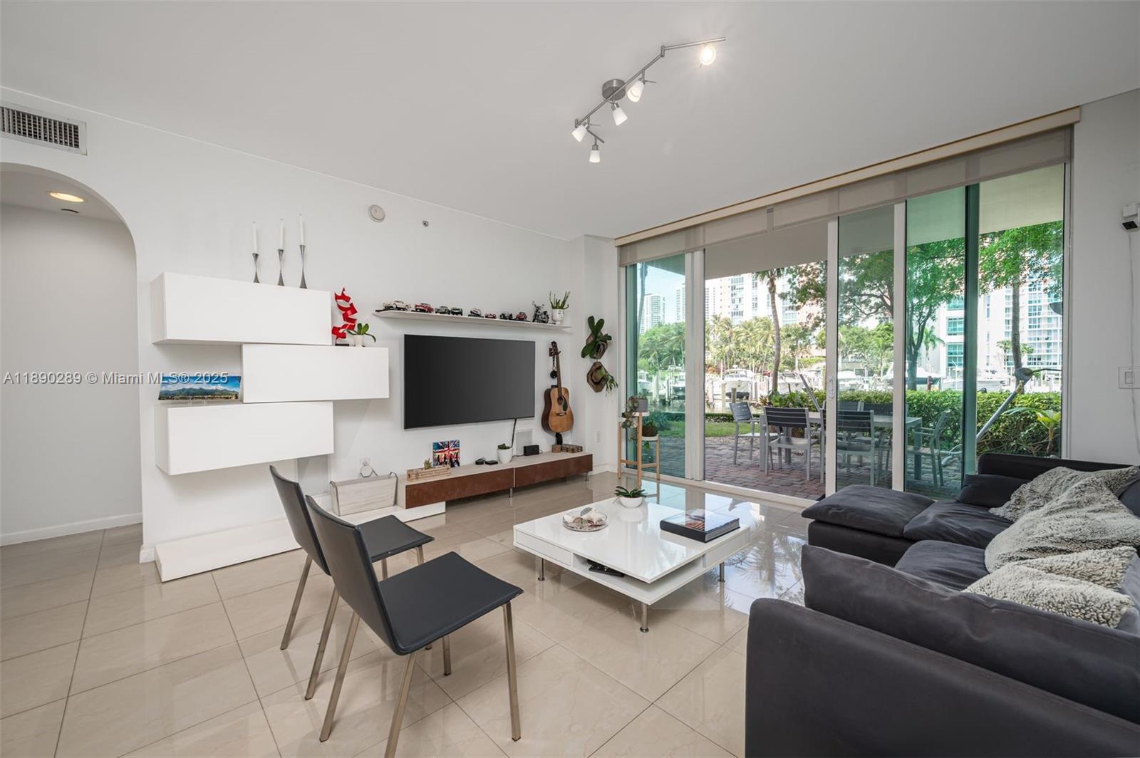 Aventura, Florida, 33180, United States, 3 Bedrooms Bedrooms, ,3 BathroomsBathrooms,Residential,For Sale,1961419