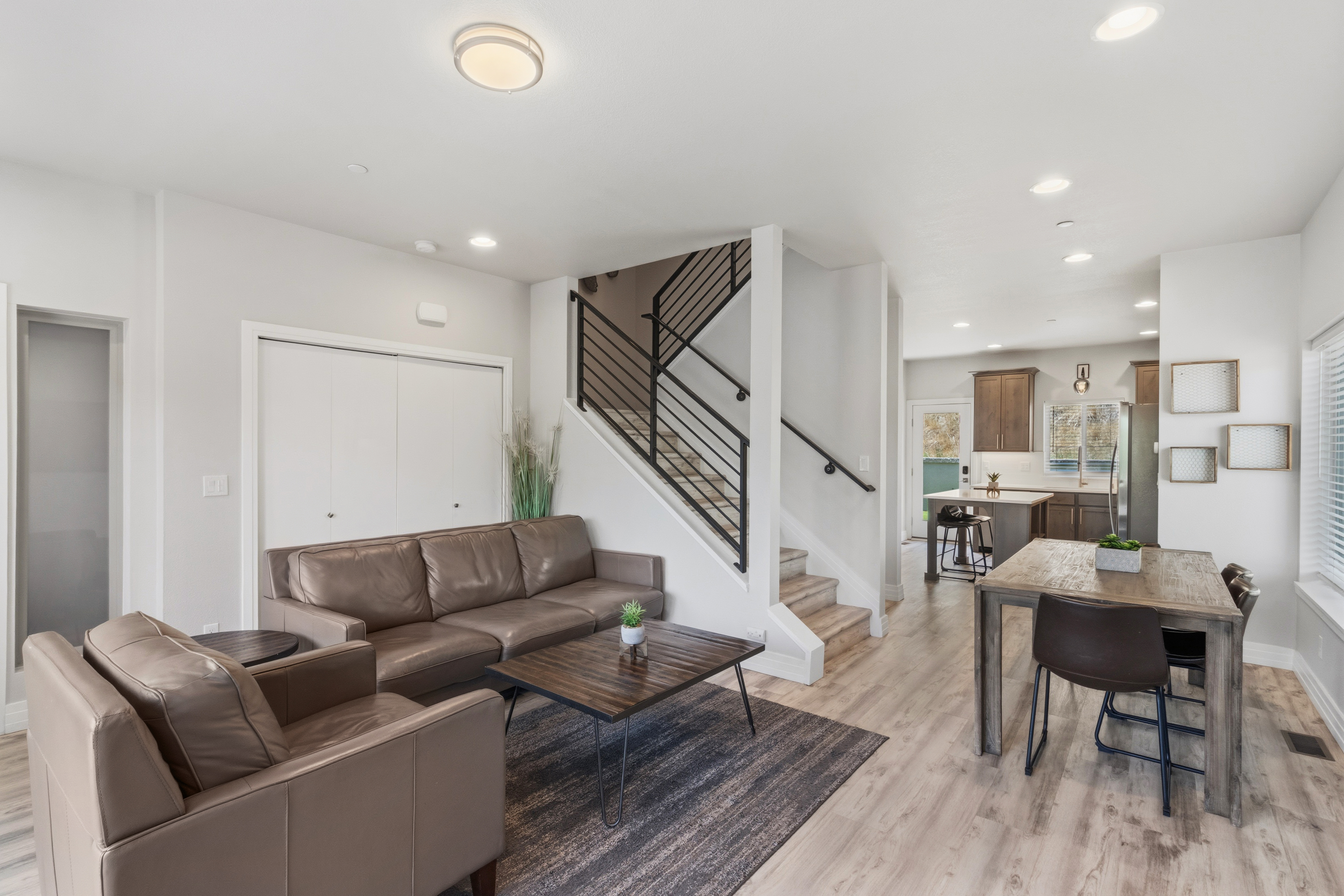  Modern Townhome with Rooftop Patio - 物件實景