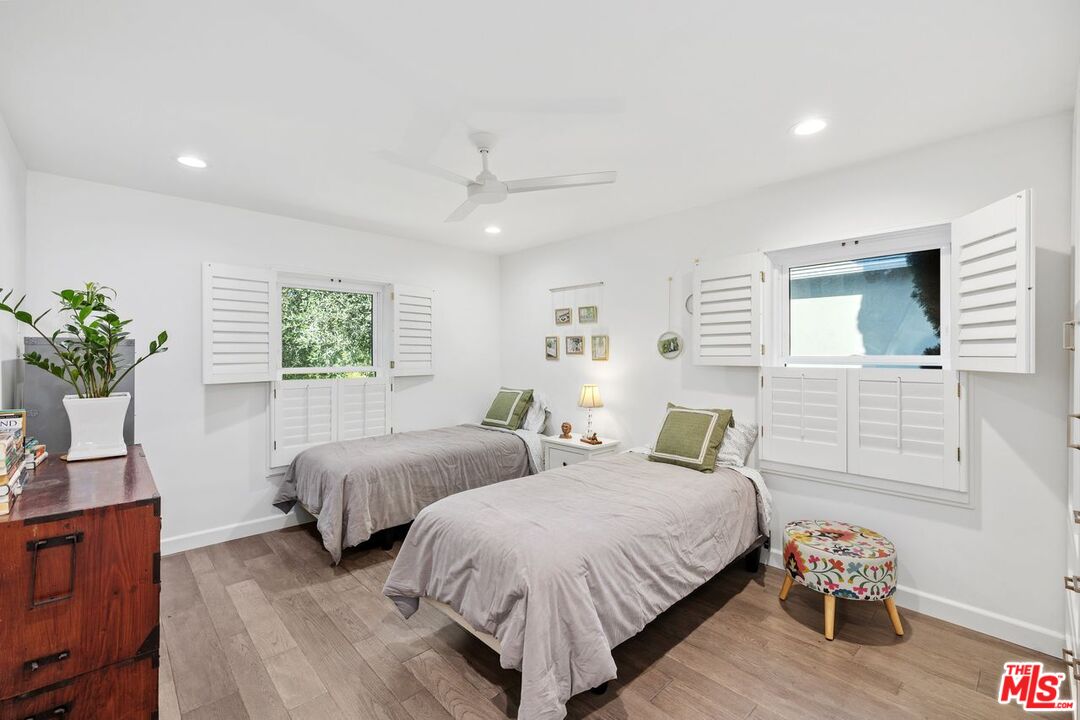 Los Angeles, California, 90034, United States, 4 Bedrooms Bedrooms, ,Residential,For Sale,1991116