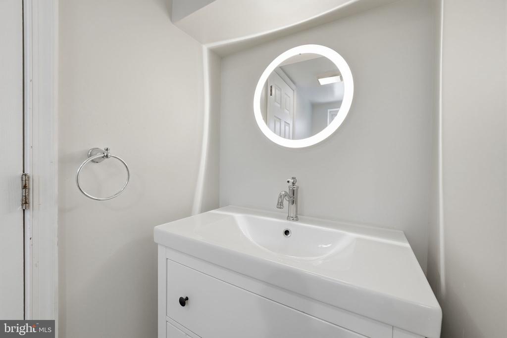 Silver Spring, Maryland, 20901, United States, 4 Bedrooms Bedrooms, ,3 BathroomsBathrooms,Residential,For Sale,2002464