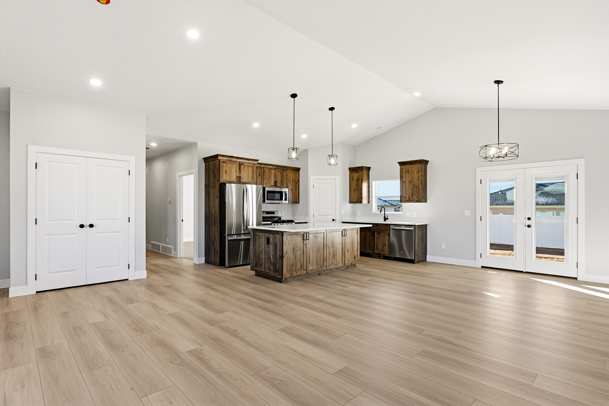 Cedar City, Utah, 84720, United States, 6 Bedrooms Bedrooms, ,4 BathroomsBathrooms,Residential,For Sale,1978281