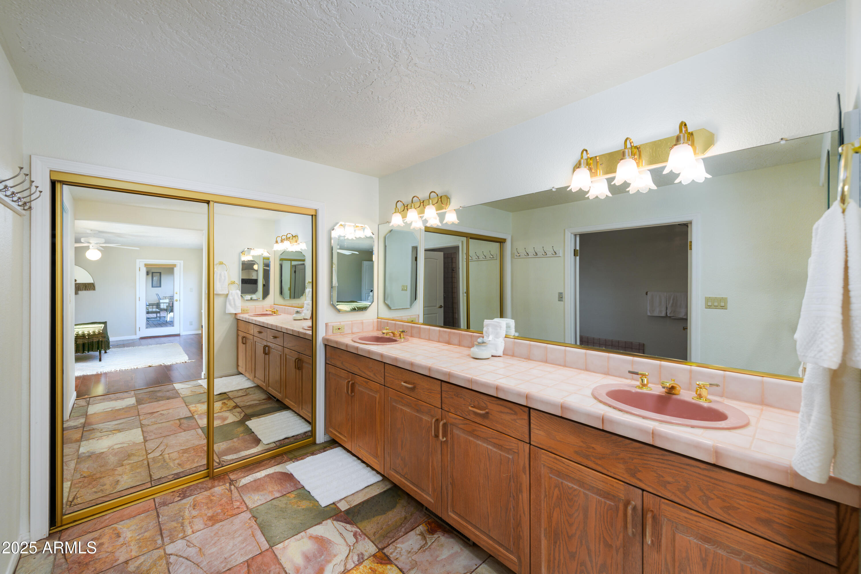 Sedona, Arizona, 86351, United States, 3 Bedrooms Bedrooms, ,4 BathroomsBathrooms,Residential,For Sale,2003507