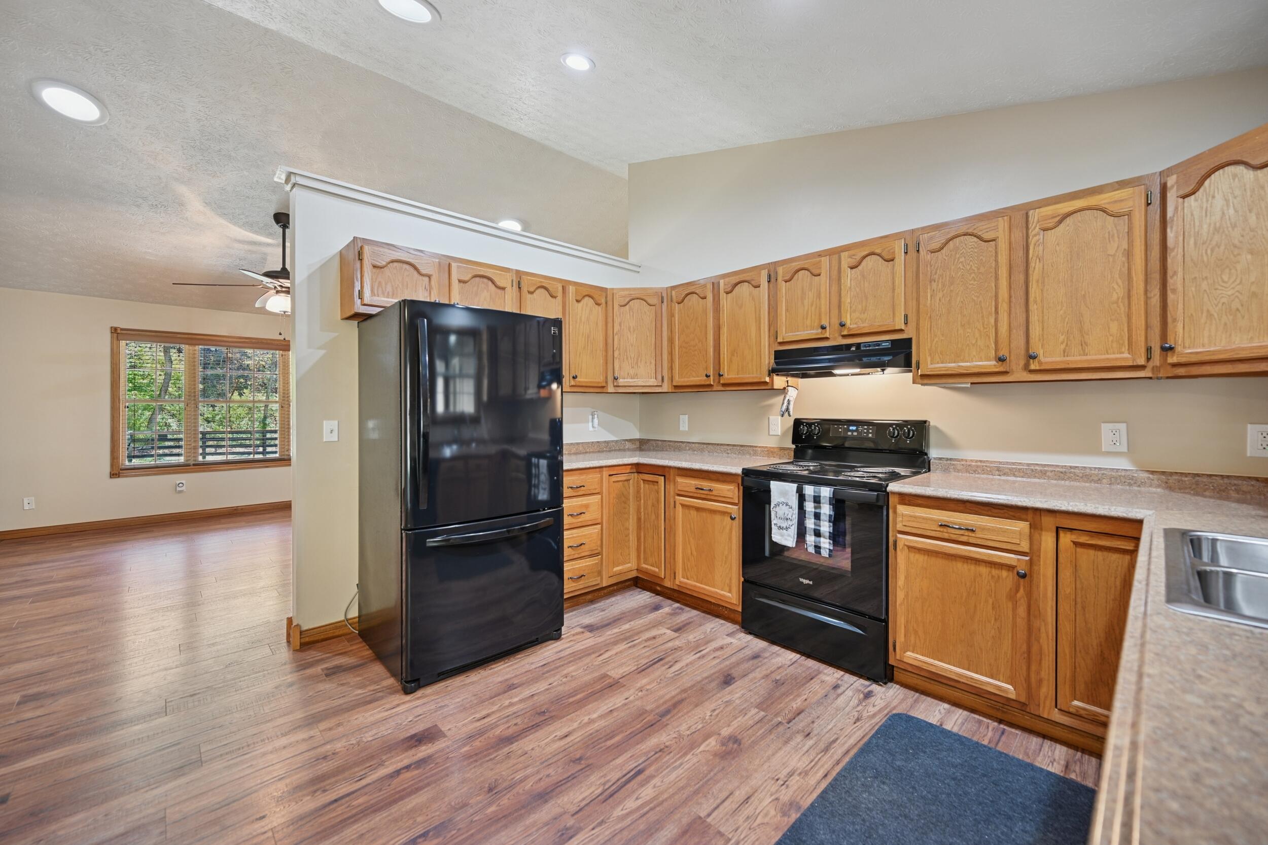 Burlington, Kentucky, 41005, United States, 3 Bedrooms Bedrooms, ,2 BathroomsBathrooms,Residential,For Sale,1989647