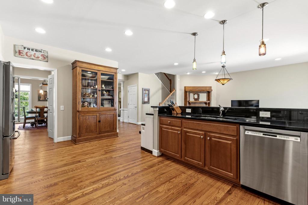 Leesburg, Virginia, 20175, United States, 3 Bedrooms Bedrooms, ,4 BathroomsBathrooms,Residential,For Sale,2049471