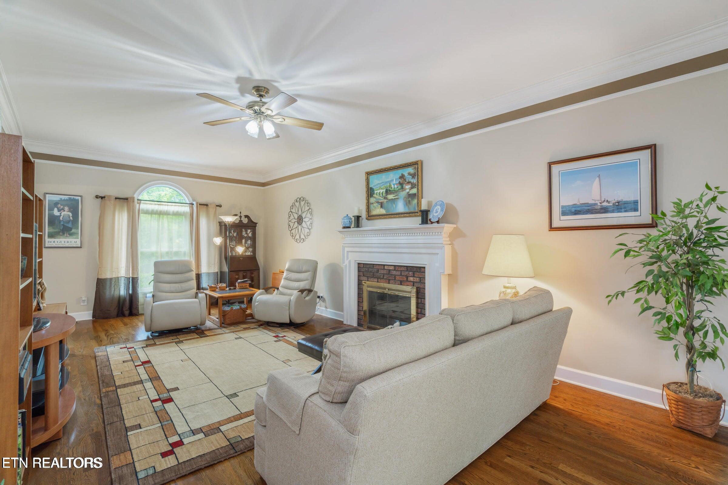 Kingston, Tennessee, 37763, United States, 3 Bedrooms Bedrooms, ,3 BathroomsBathrooms,Residential,For Sale,1897842