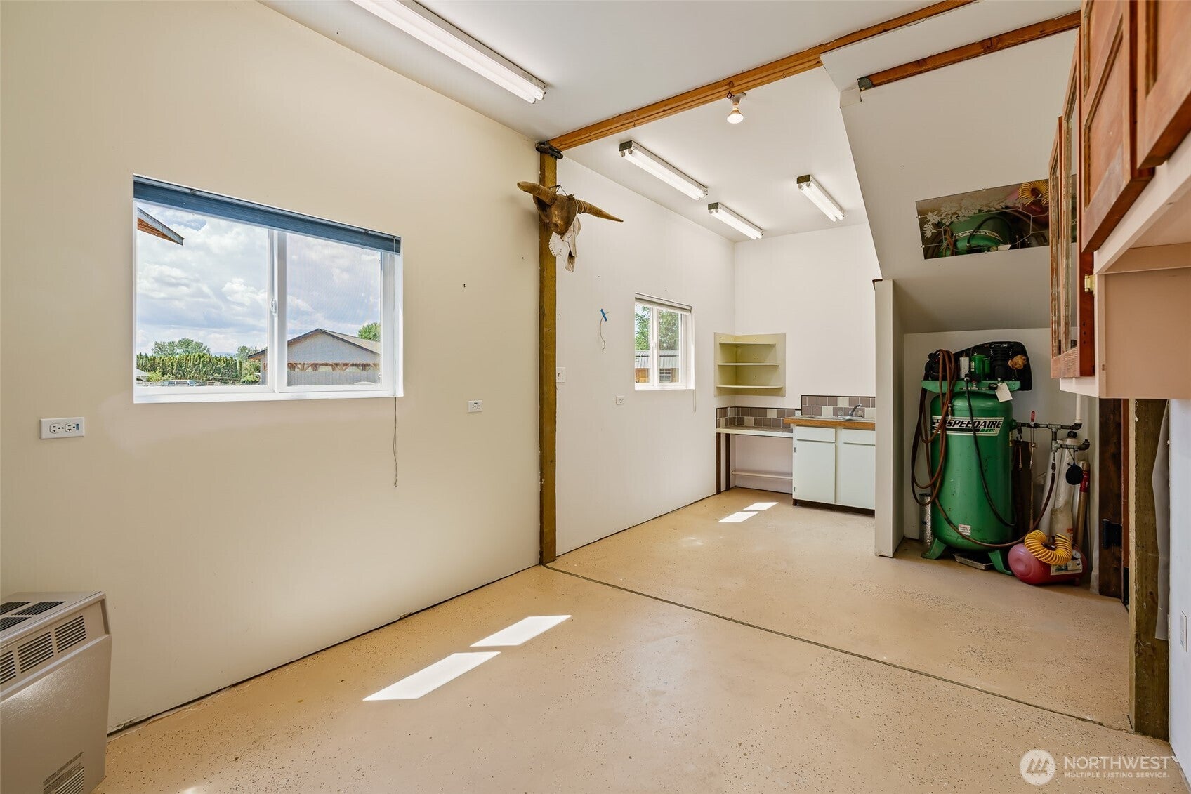 Ellensburg, Washington, 98926, United States, 3 Bedrooms Bedrooms, ,1 BathroomBathrooms,Residential,For Sale,1902528